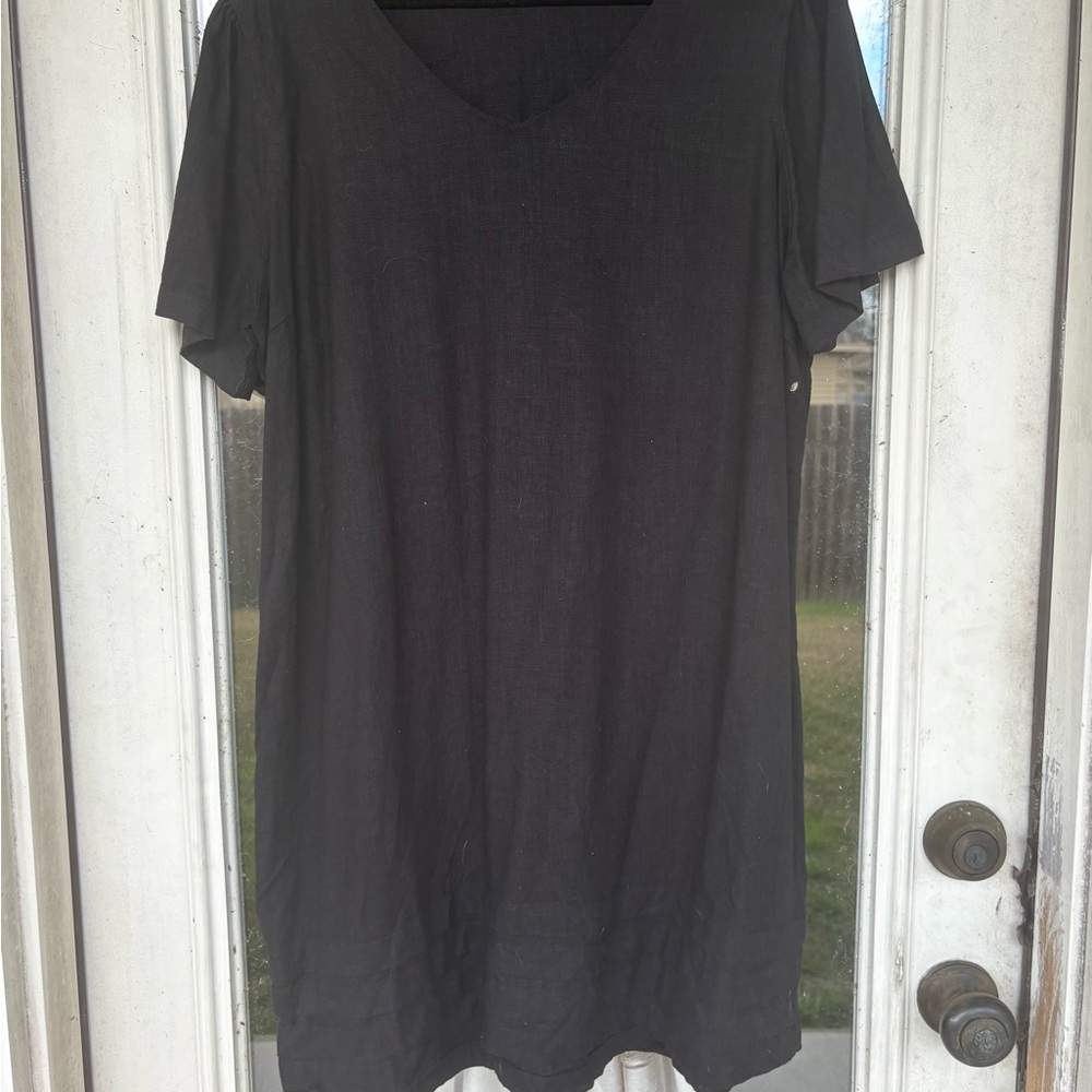 Black V-Neck Short Sleeve Dress